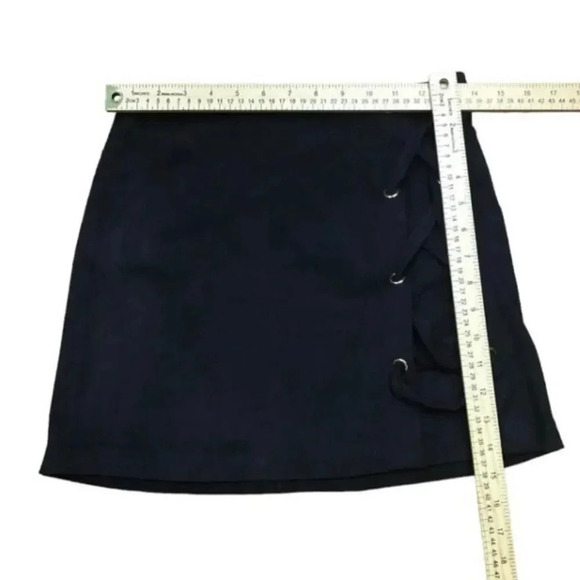 KENSIE WOMEN'S SKIRT US SMALL S BLACK STRETCH SUEDE SIDE LACE UP - Picture 3 of 8